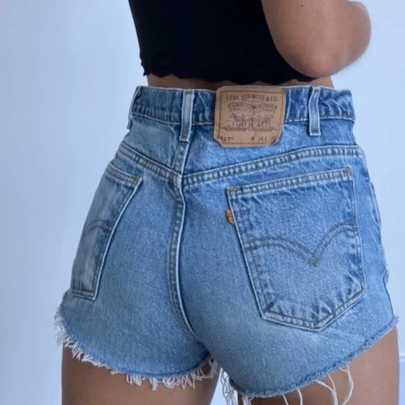 Levi's ORANGE TAB 517 Vintage Jeans Denim Cutoff Mom Shorts High Waist Size 38 - Picture 2 of 16